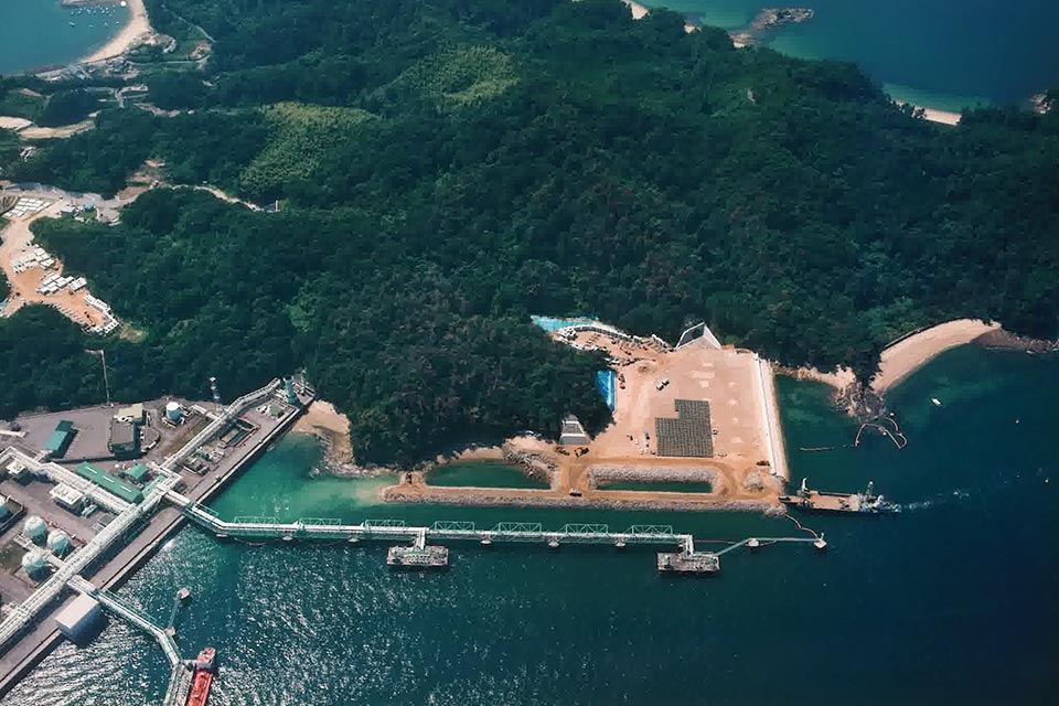 波方国家石油ガス備蓄基地建設